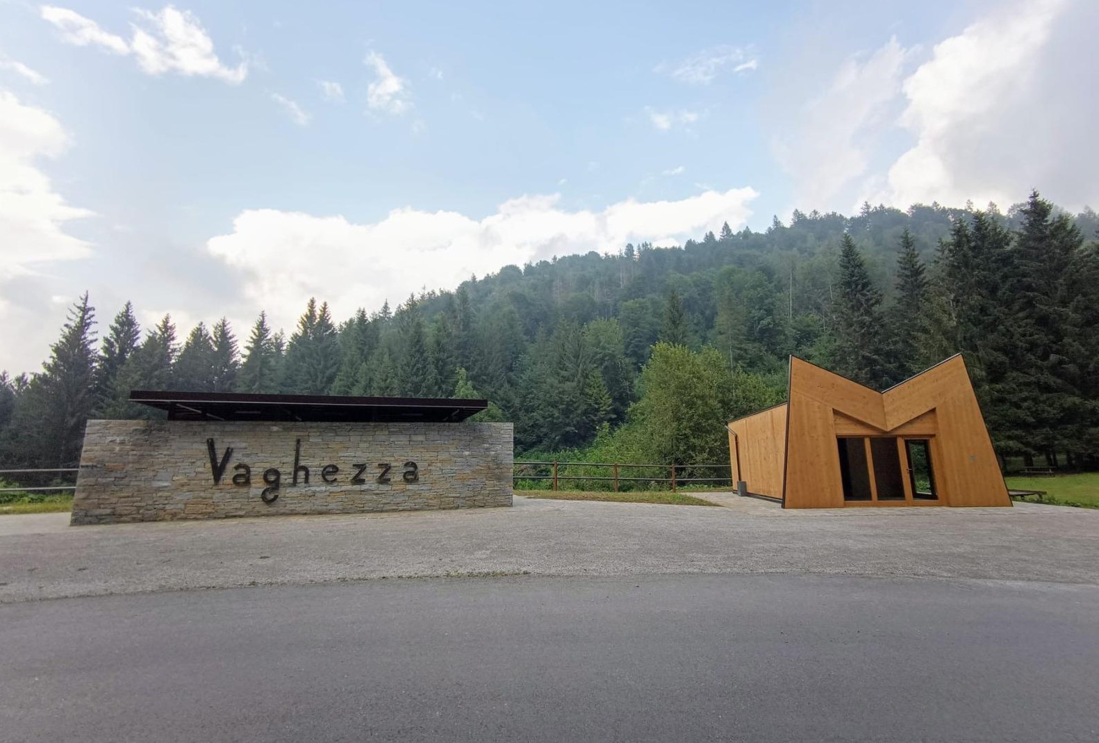 Inaugurazione nuova struttura di informazione turistica e ampliamento area camper in località Vaghezza